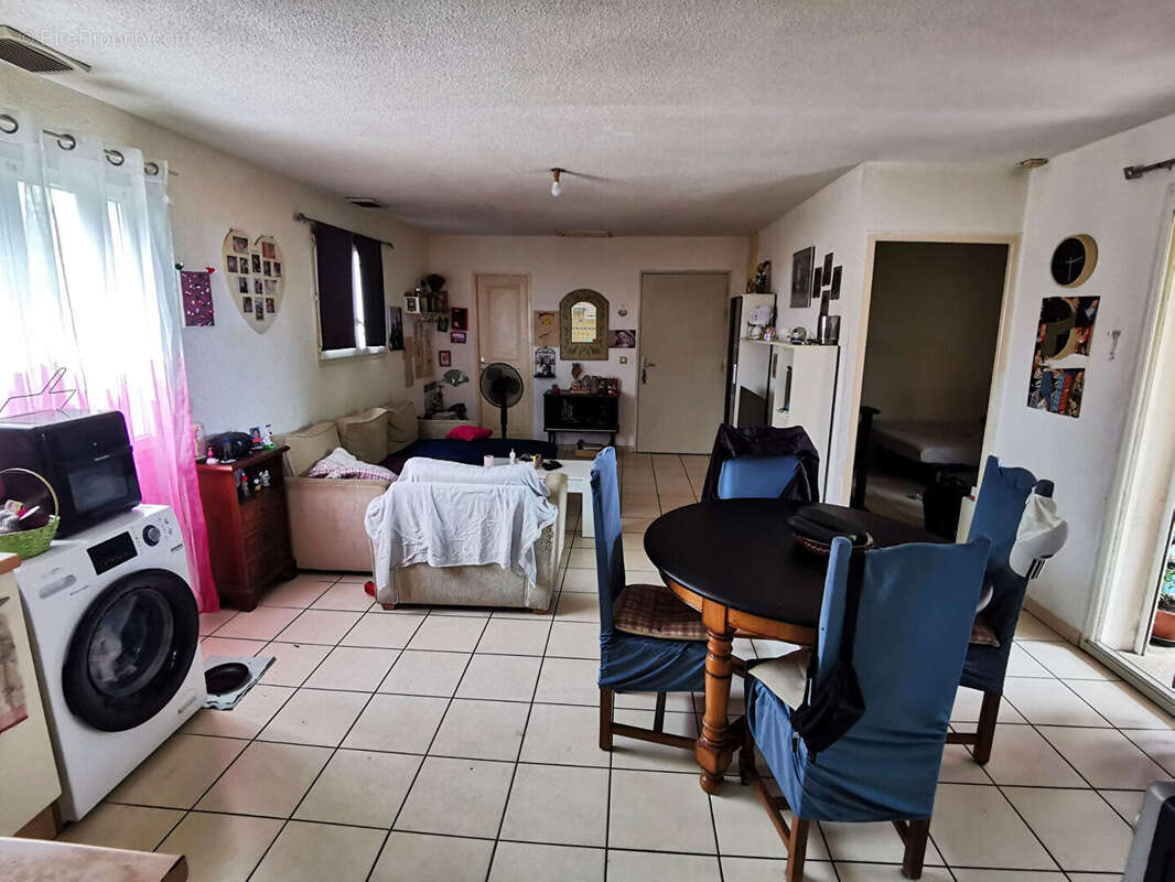 Appartement à SAINT-LAURENT-DE-LA-SALANQUE