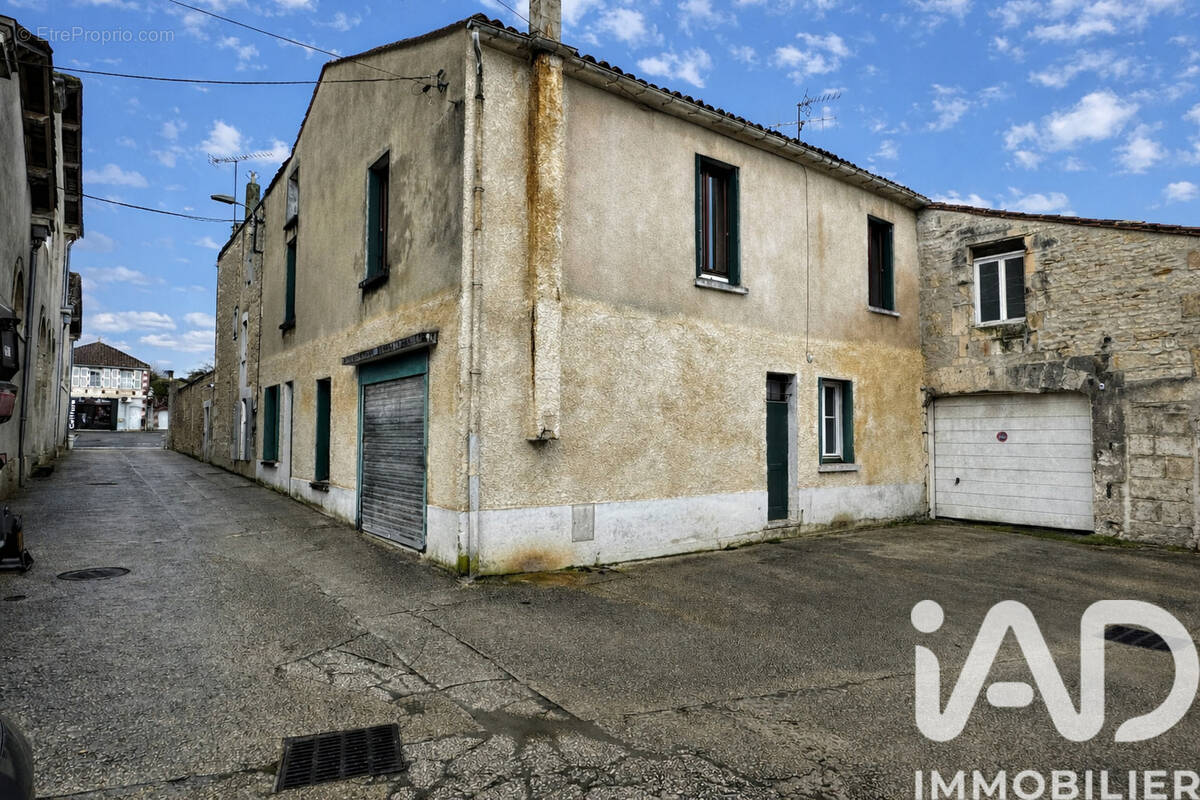 Photo 1 - Maison à ROUILLAC