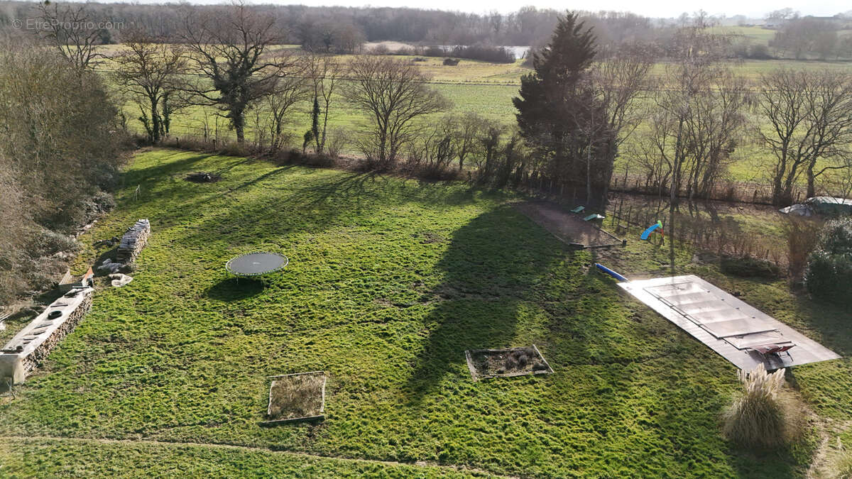Maison à SAINT-JEAN-DE-THURIGNEUX