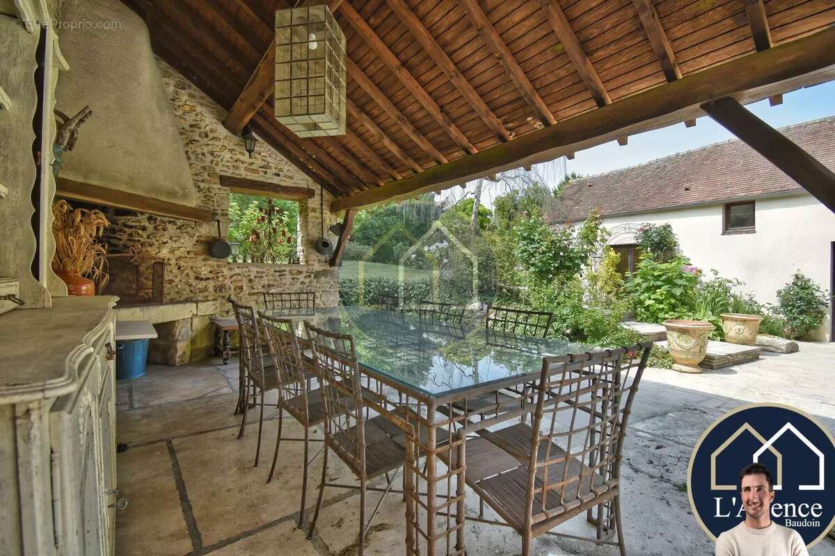 Maison à MONDONVILLE-SAINT-JEAN