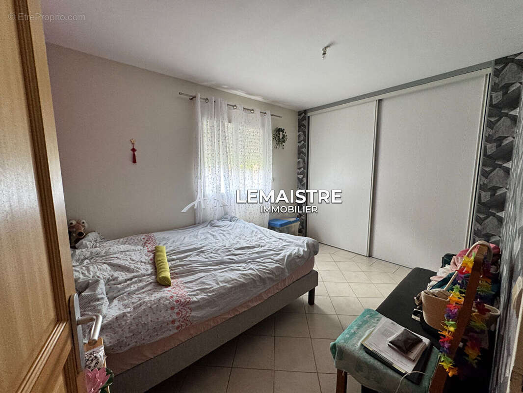 PROCHE GODERVILLE - Maison familiale 157 m² - Plain-pied - 4 garages - Terrain 2 000 m² - photo 7