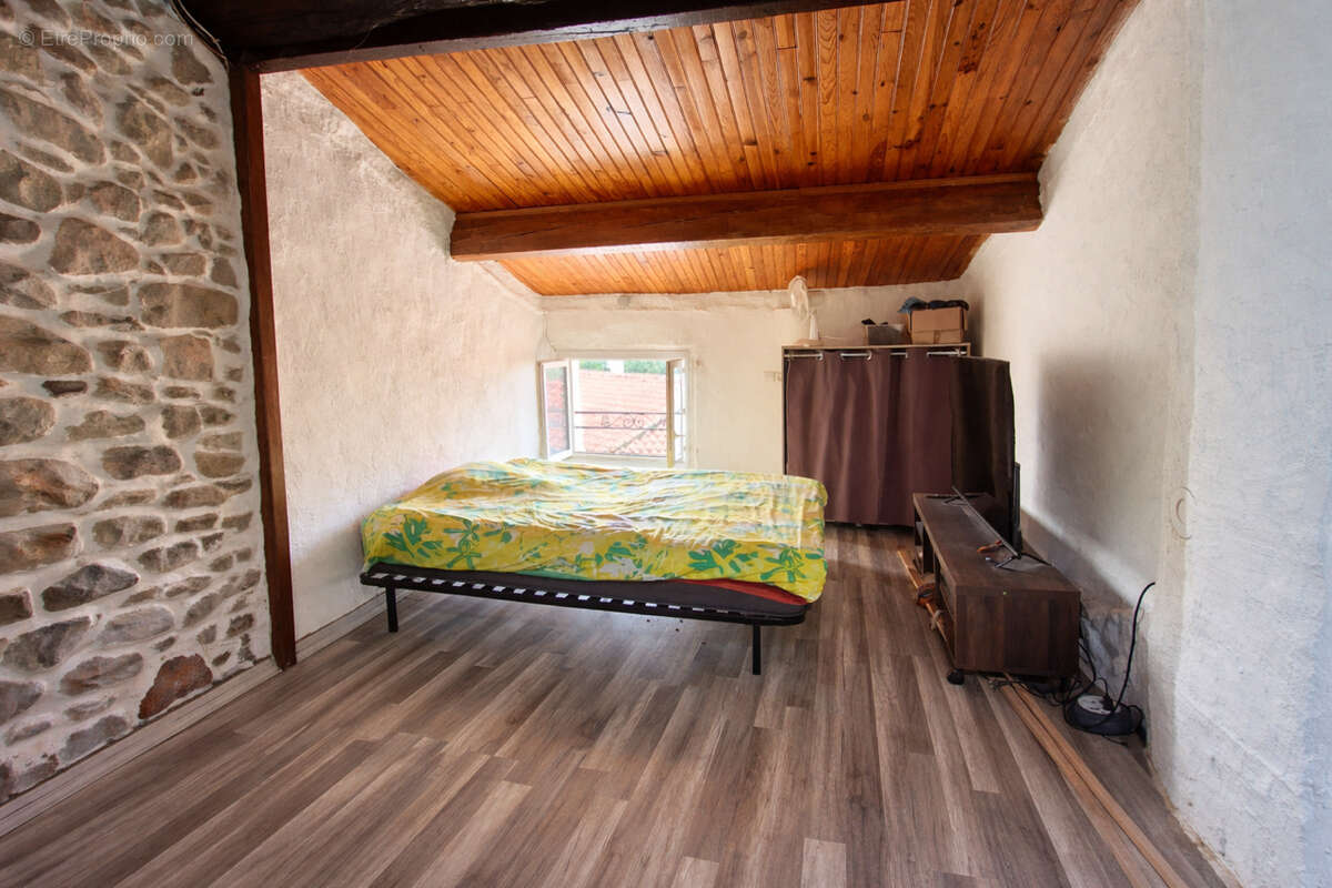 Maison à POURRIERES