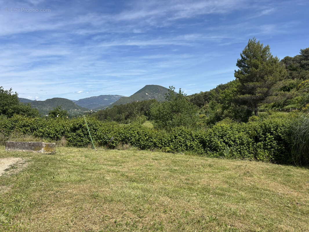 Autre à ENTRECHAUX