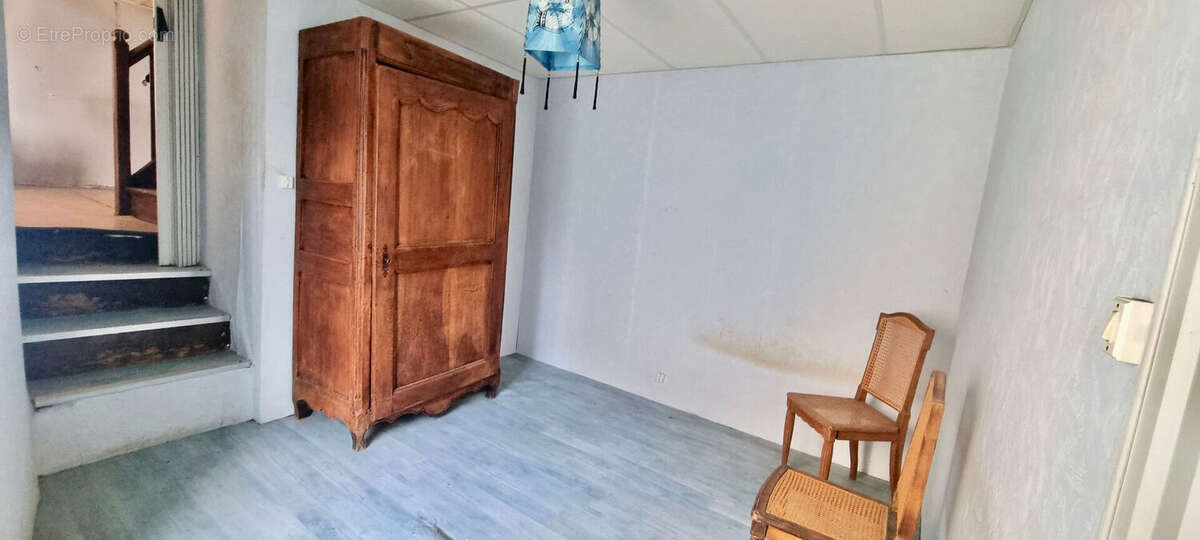 VERTAIZON / Maison à vendre dans un agréable village à proximité de Pont-du-Château ! - photo 8
