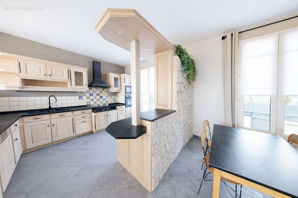 Maison familiale atypique avec piscine intérieure et espace bien-être - Torcy - photo 9