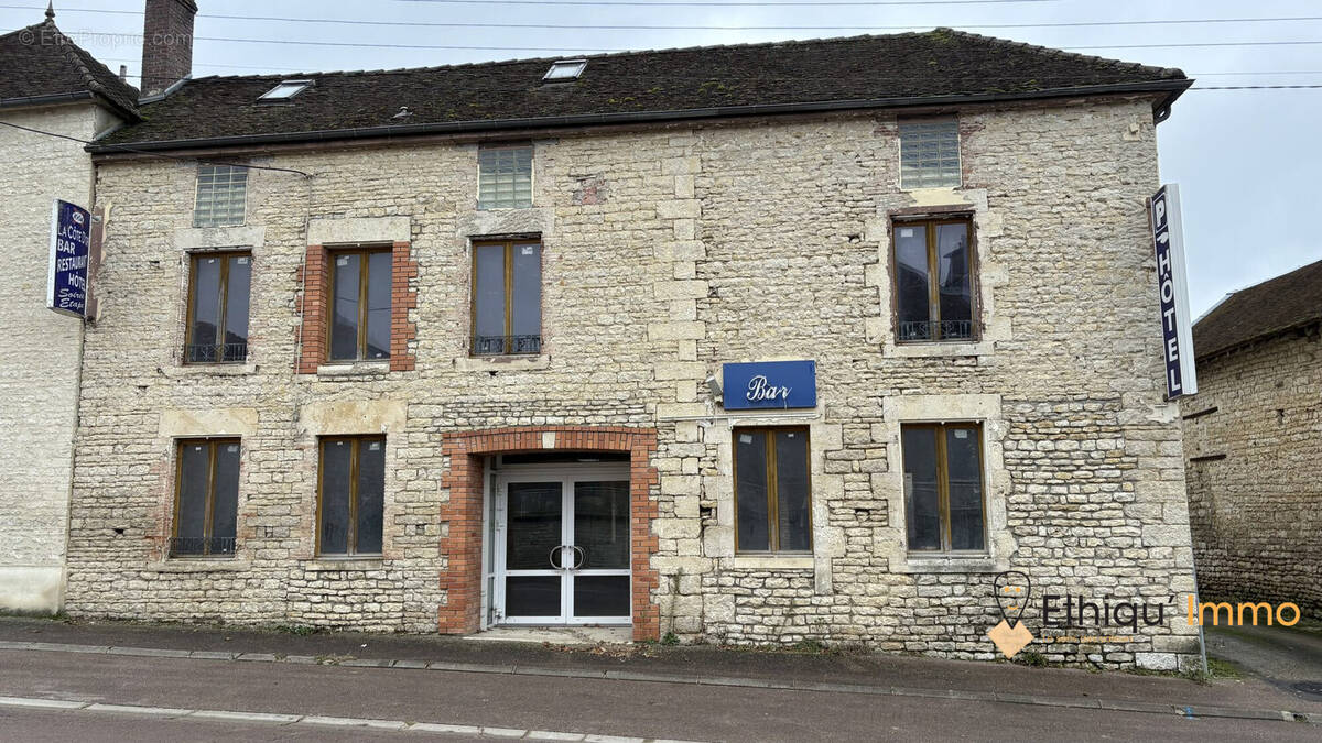 Maison à VENDEUVRE-SUR-BARSE