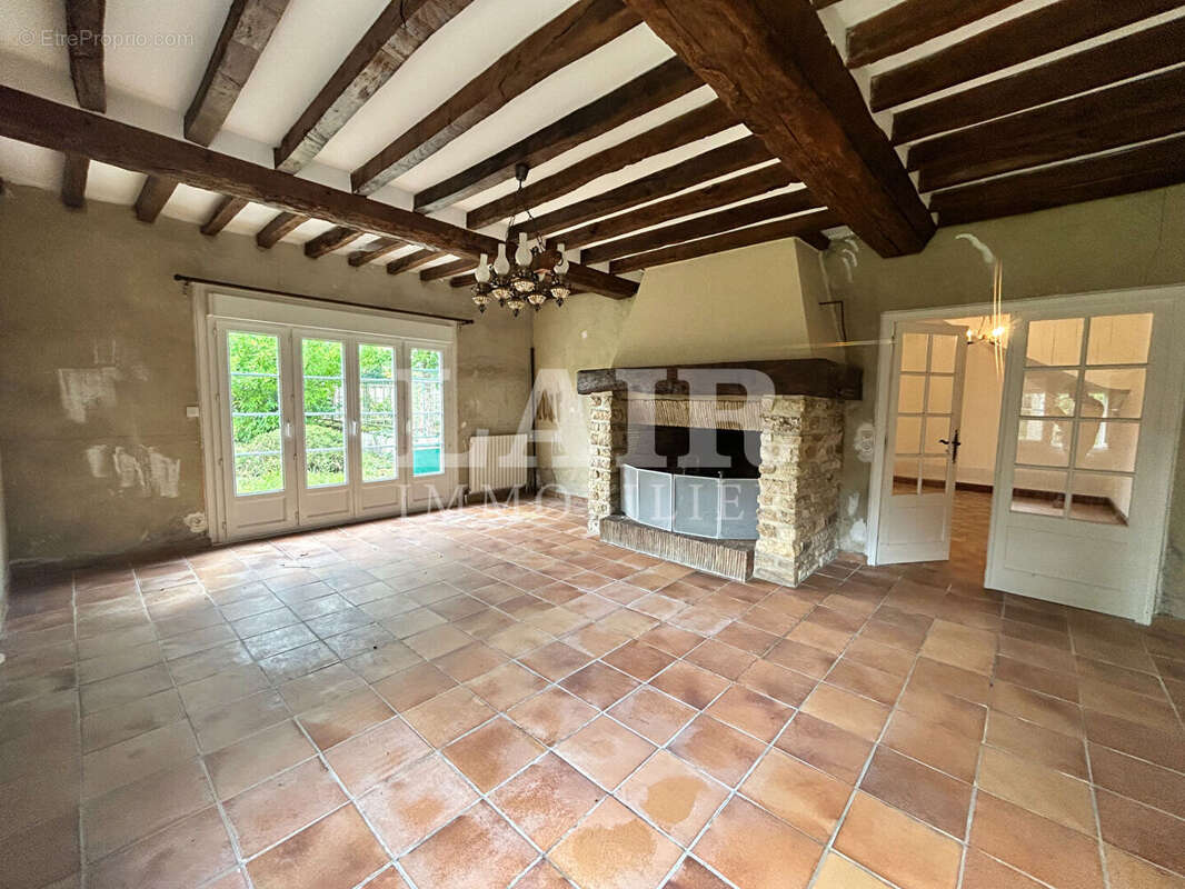 Maison à MONTMERREI