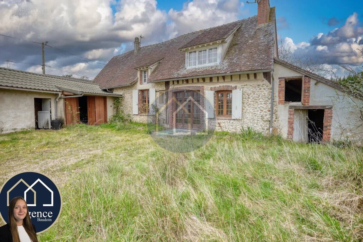 Maison à TREMBLAY-LES-VILLAGES