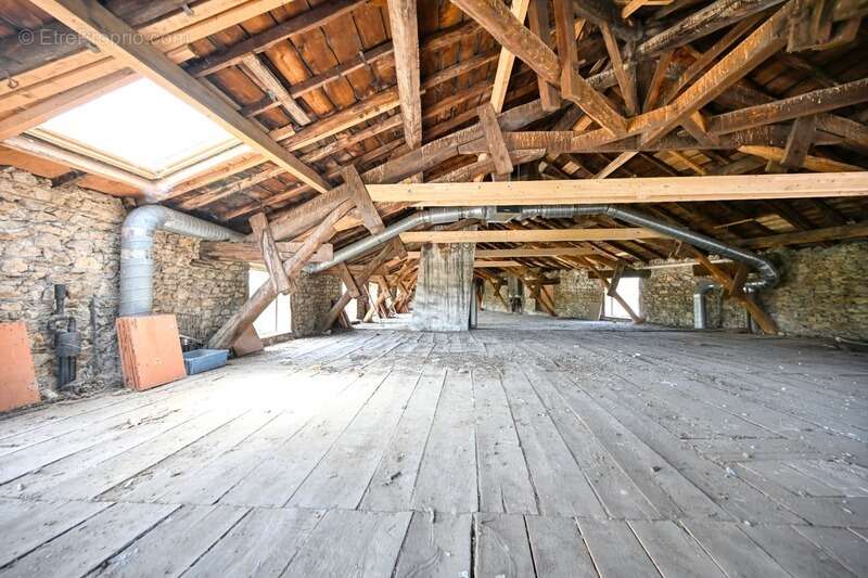 Appartement à PONTCHARRA-SUR-TURDINE