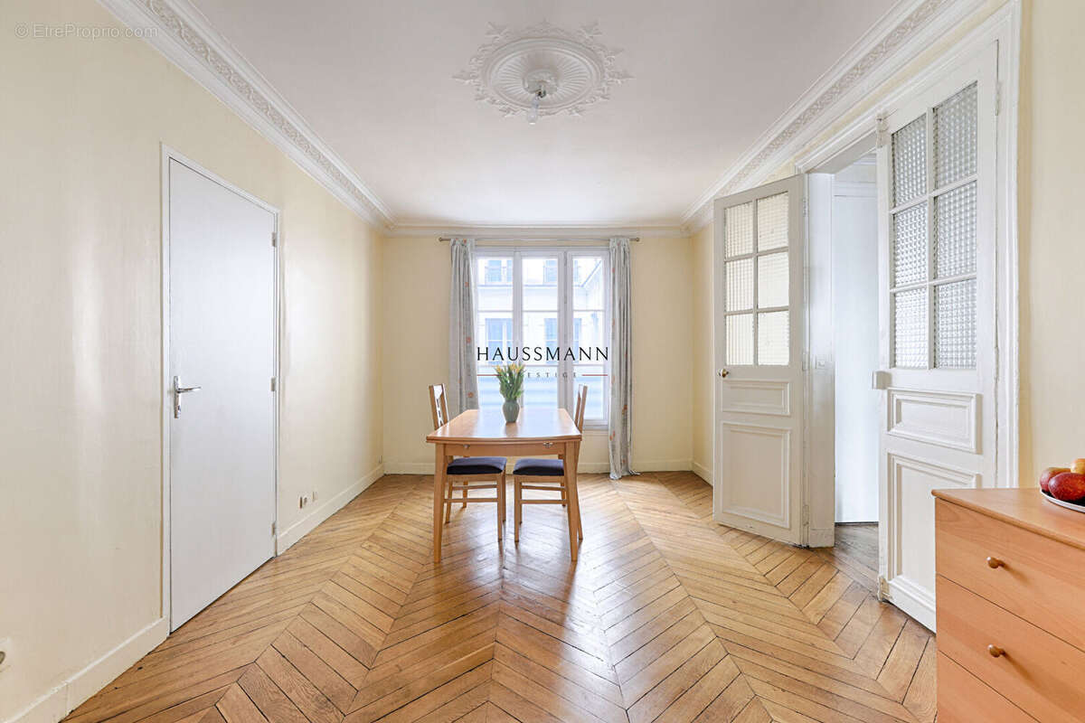 Appartement à PARIS-9E