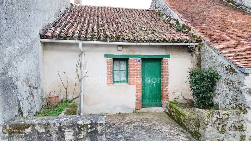 Maison à DOMPIERRE-LES-EGLISES