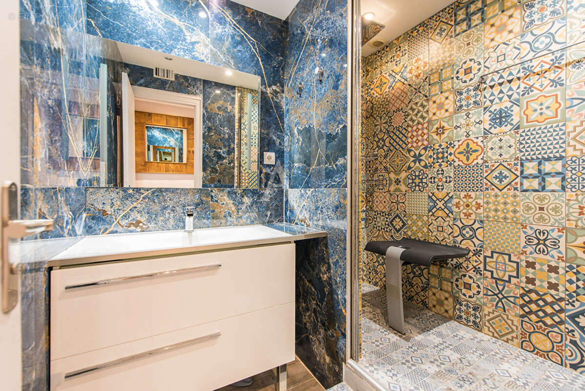 Appartement à MARSEILLE-5E