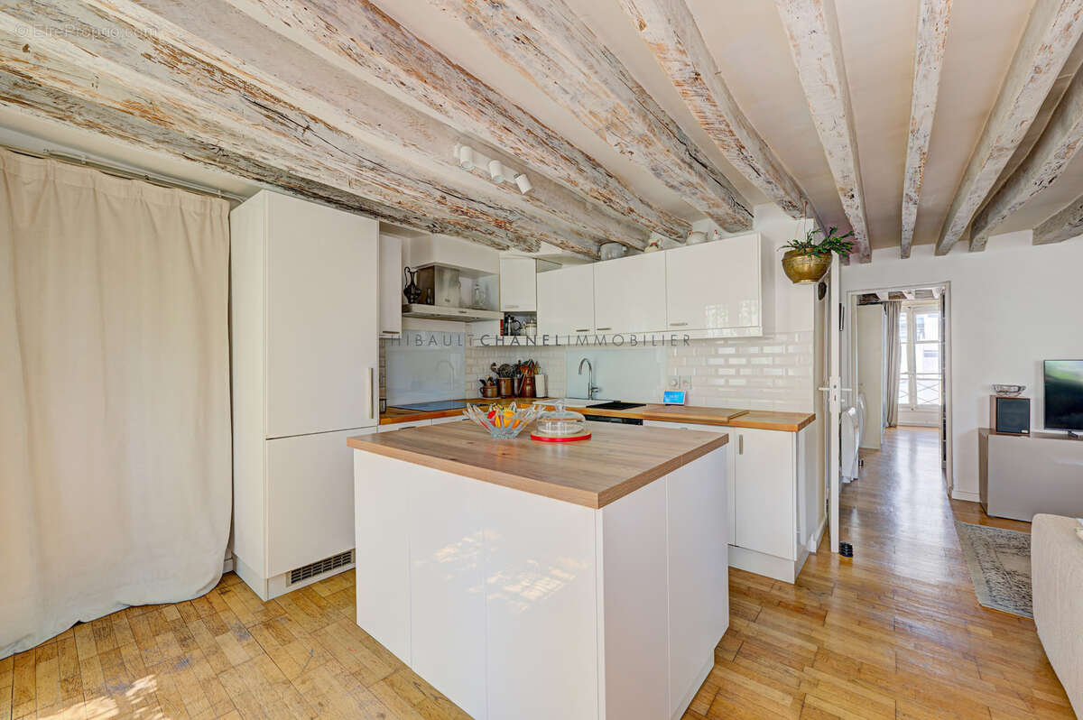 Appartement à PARIS-3E