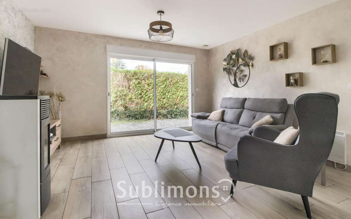 Maison à LA CHAPELLE-DES-MARAIS