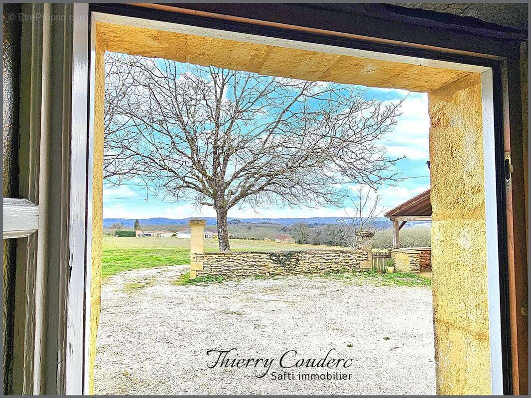 Maison 139 m² à Saint-Crepin-Et-Carlucet  - photo 5