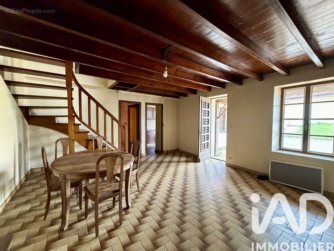 Photo 3 - Maison à FAYE-L'ABBESSE