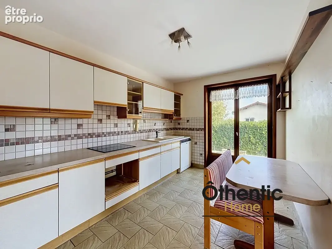 RARE MEYRIÉ   Maison avec séjour cathédrale, 3 chambres possible 4, mezzanine et terrain de 1 031 m2 - photo 7