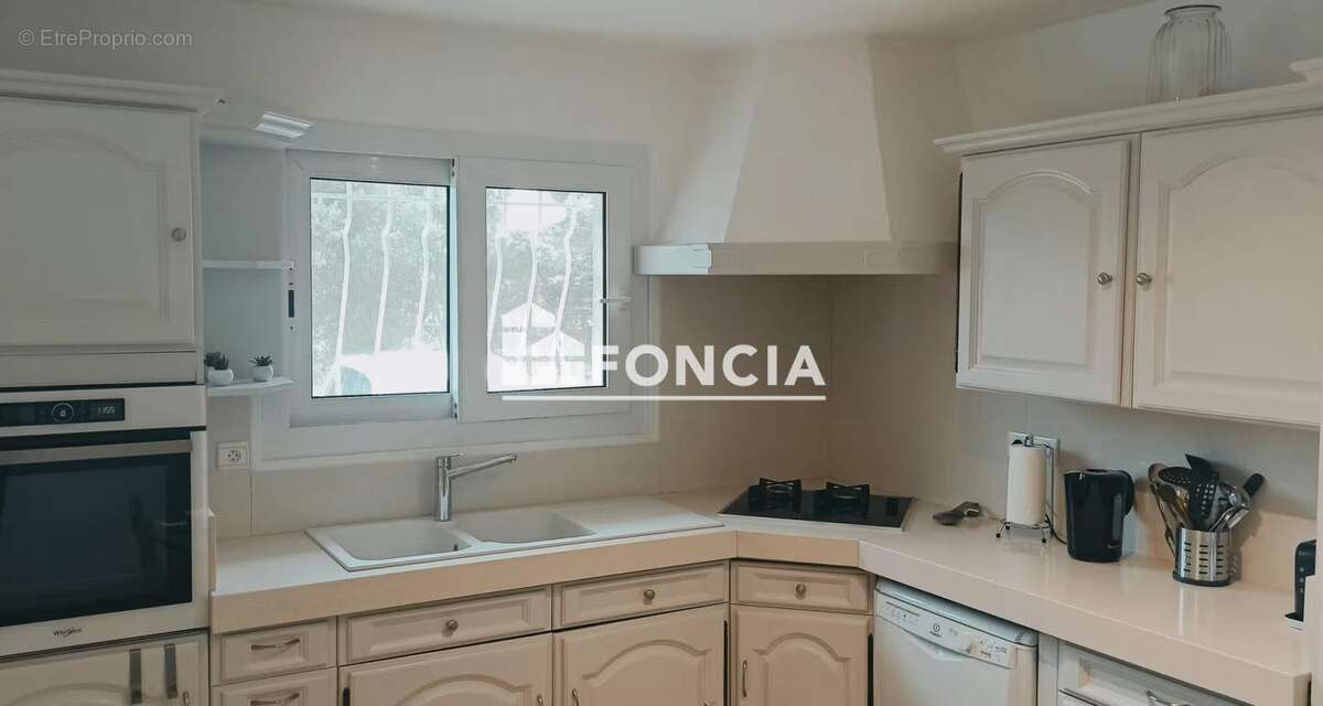 Entre mer et montagne, élégante villa T5 de 167 m² avec piscine sur 2 722 m² de terrain constructible - photo 10