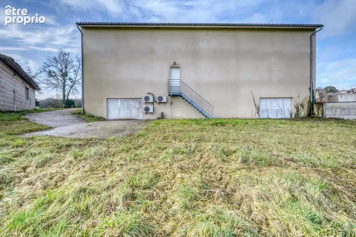 Bâtiment de 600m2 sur parcelle de 1000m2 - photo 14