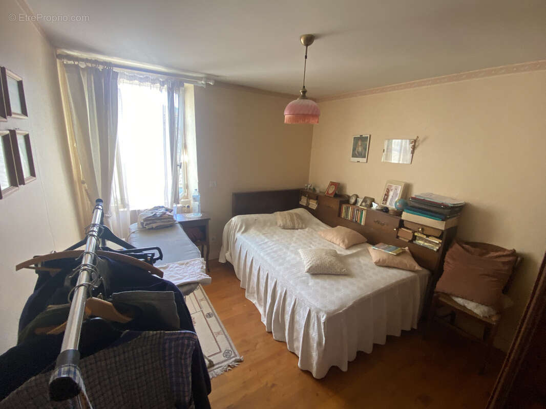 Maison à SAINT-CHAMANT