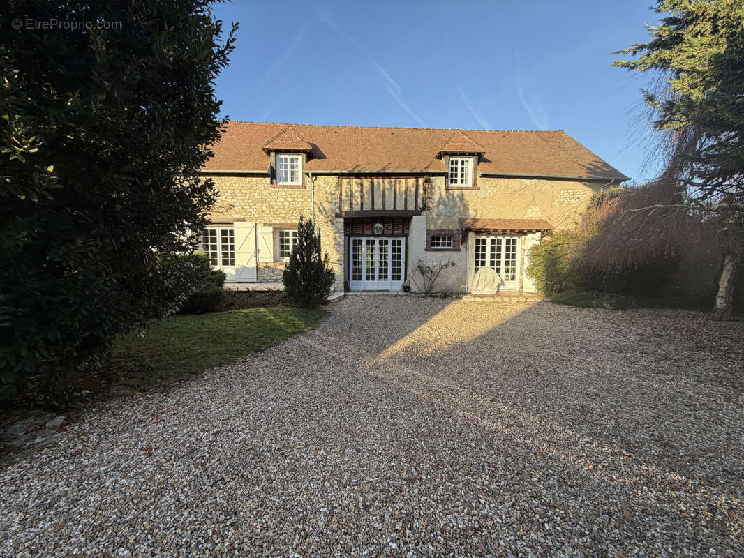 Maison à HOUDAN