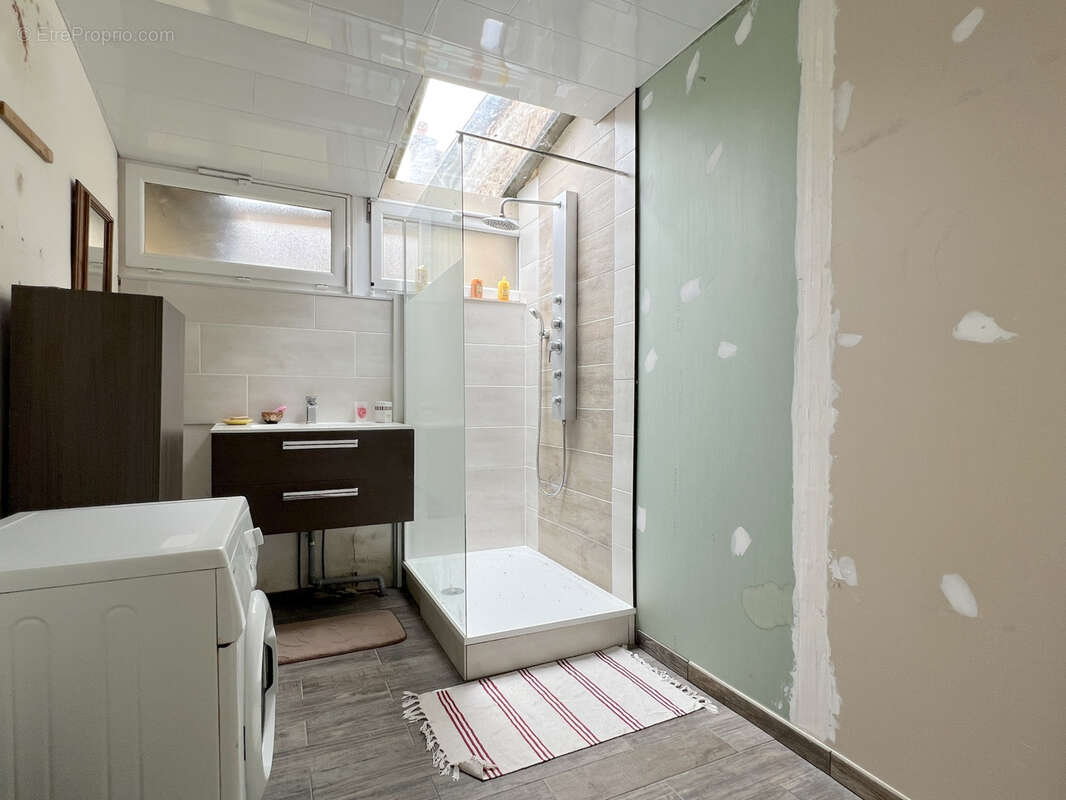 Maison à YZEURES-SUR-CREUSE