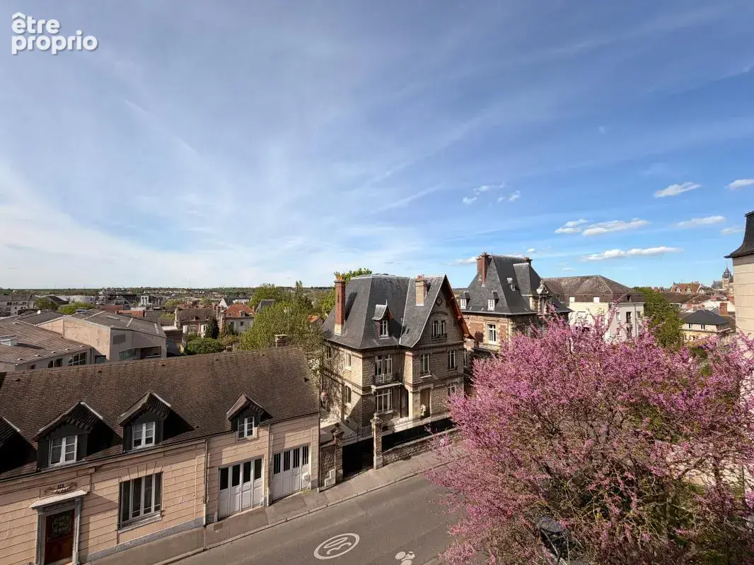 Compiègne – 5 pièces lumineux avec balcon, parking & cave - photo 10