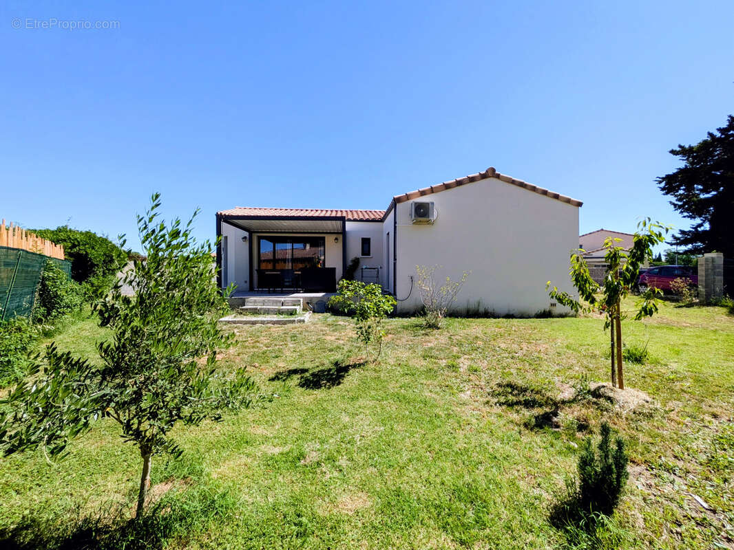 Maison à CAMARET-SUR-AIGUES