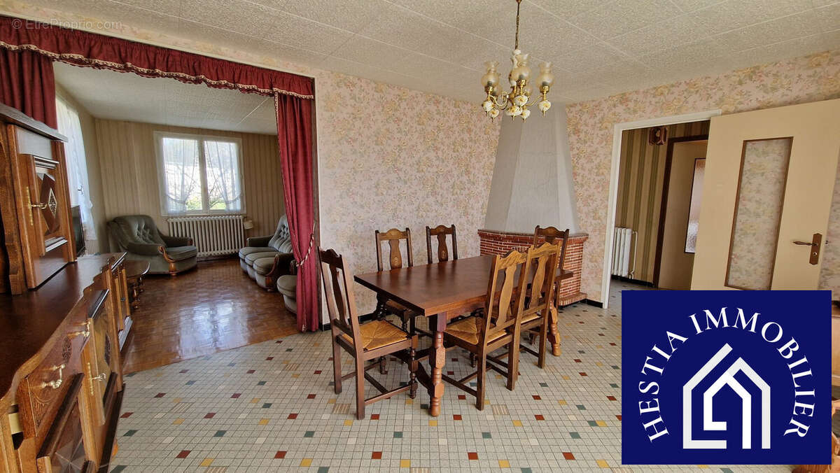 Maison à MOUTIERS-SAINT-JEAN