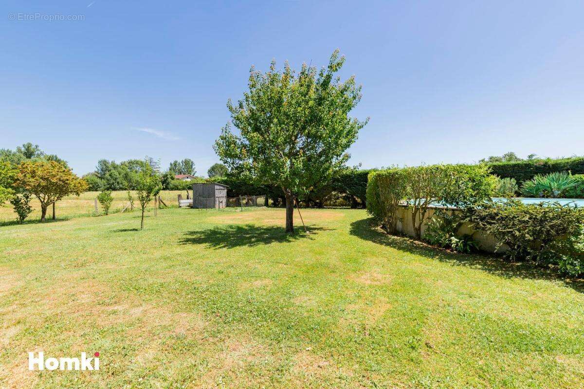 Maison/Villa T6 de 180 m2 à La Magdelaine-sur-Tarn 31360 - photo 13
