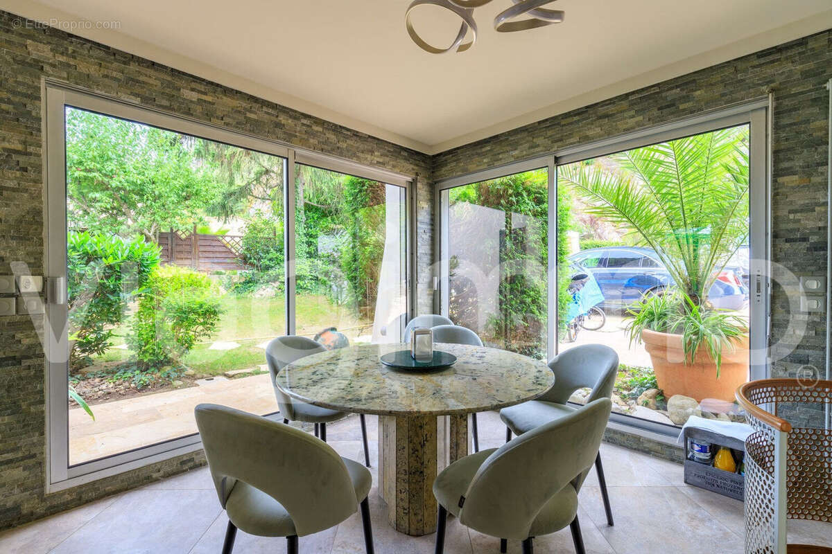 Maison à TOURNON-SUR-RHONE