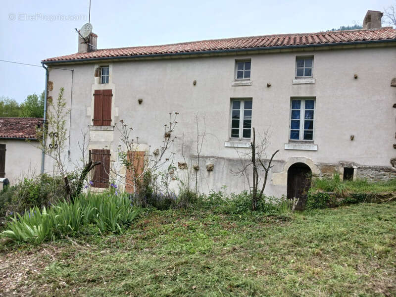 Maison à SERIGNE