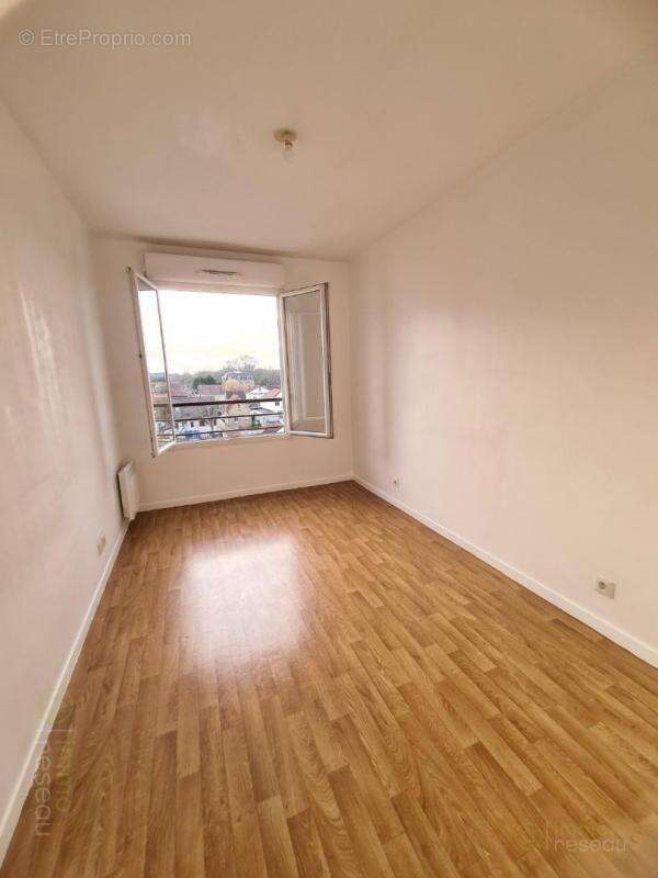 Appartement à VIGNEUX-SUR-SEINE