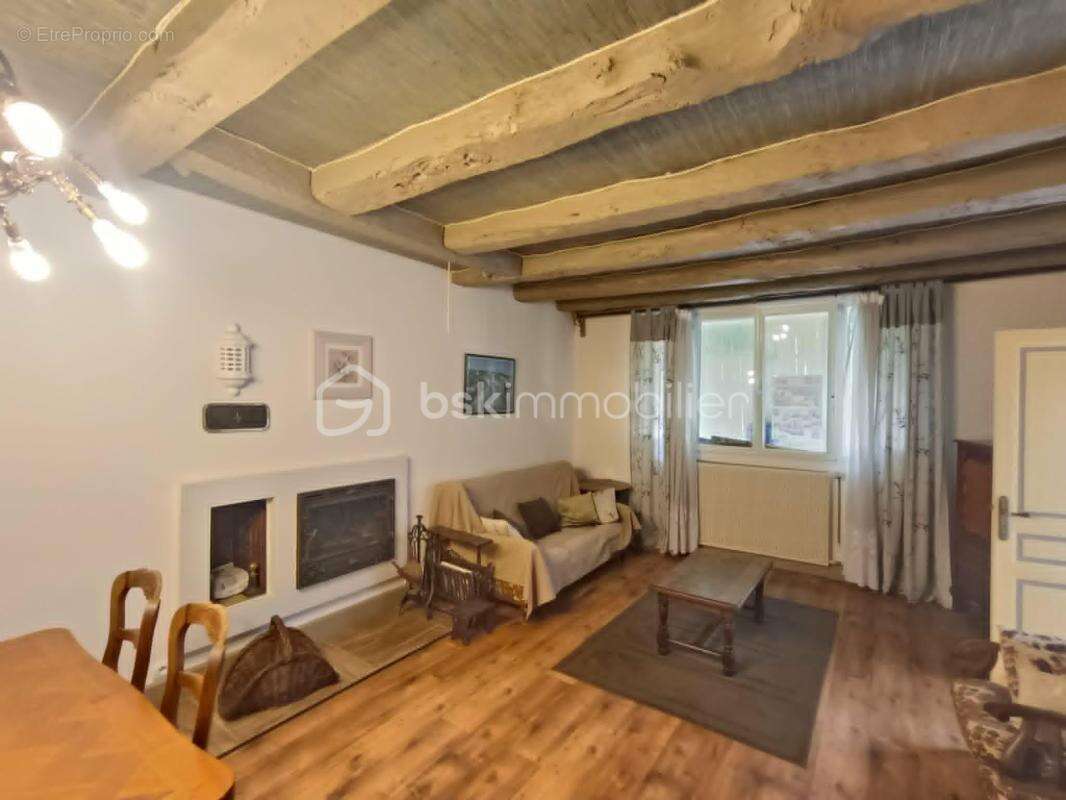 Maison de Ville Meublée de type 5 de 157 m2 avec Patio dans le Centre de Monpazier - photo 3