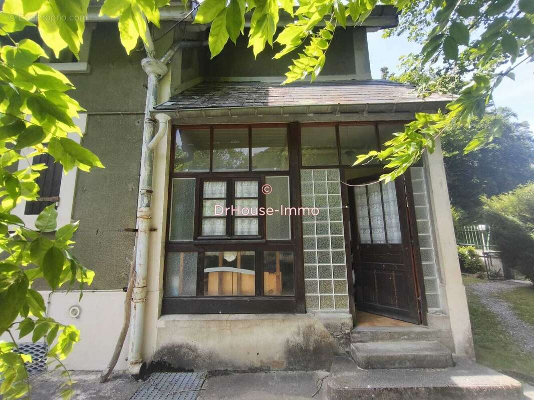 Appartement à EAUX-BONNES