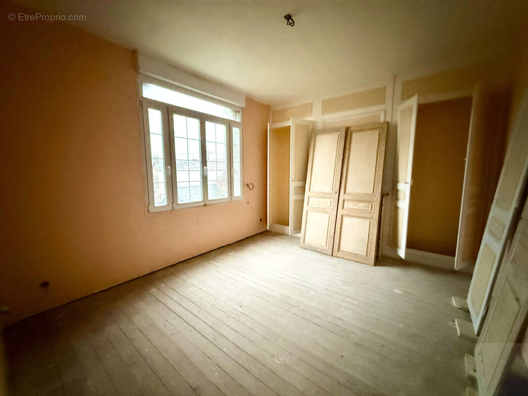 Maison à LE PLESSIER-ROZAINVILLERS