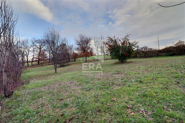 Terrain à FIGEAC