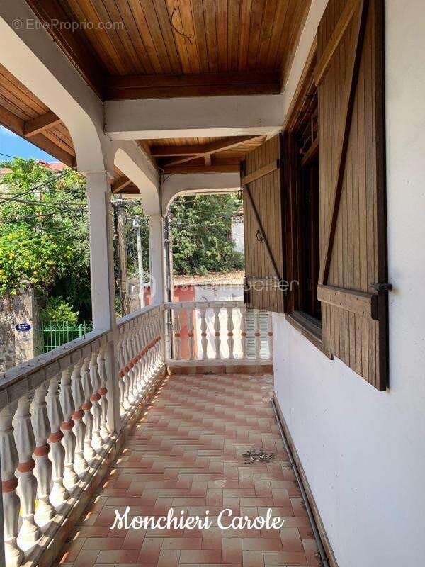 Maison à BASSE-TERRE