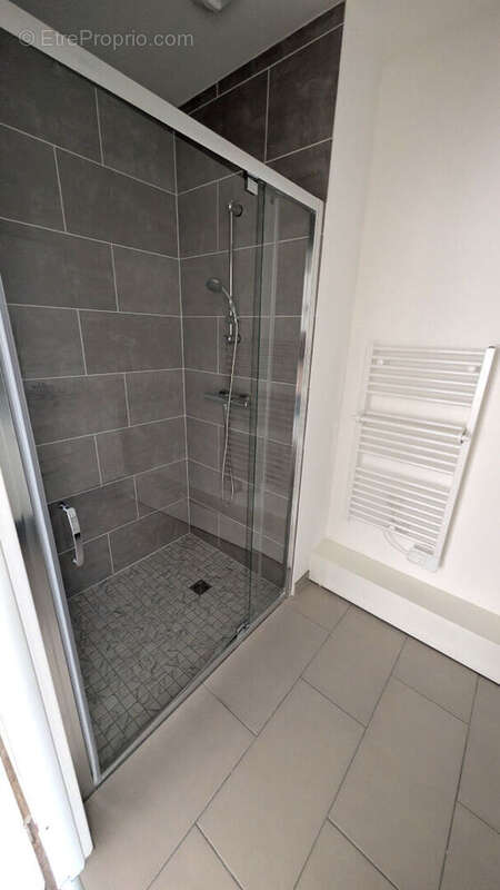 Très bel appartement t3 69 m² avec cour  en état neuf !!! - photo 7