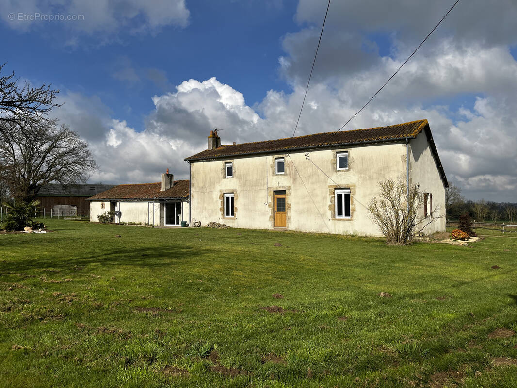 Maison à LA CHAPELLE-SAINT-LAURENT