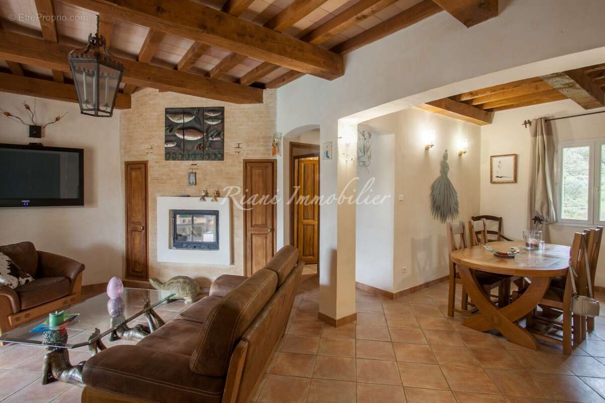 Maison 110 m² à Cabrieres-D'avignon  - photo 7