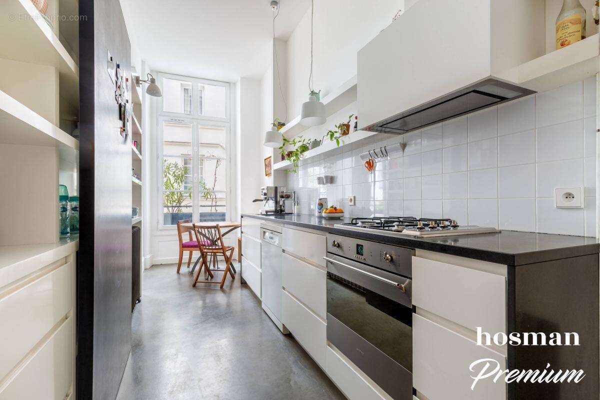 Appartement à PARIS-1E