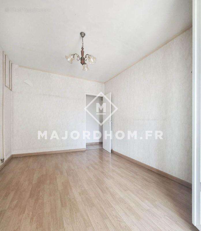 Appartement à MARSEILLE-4E