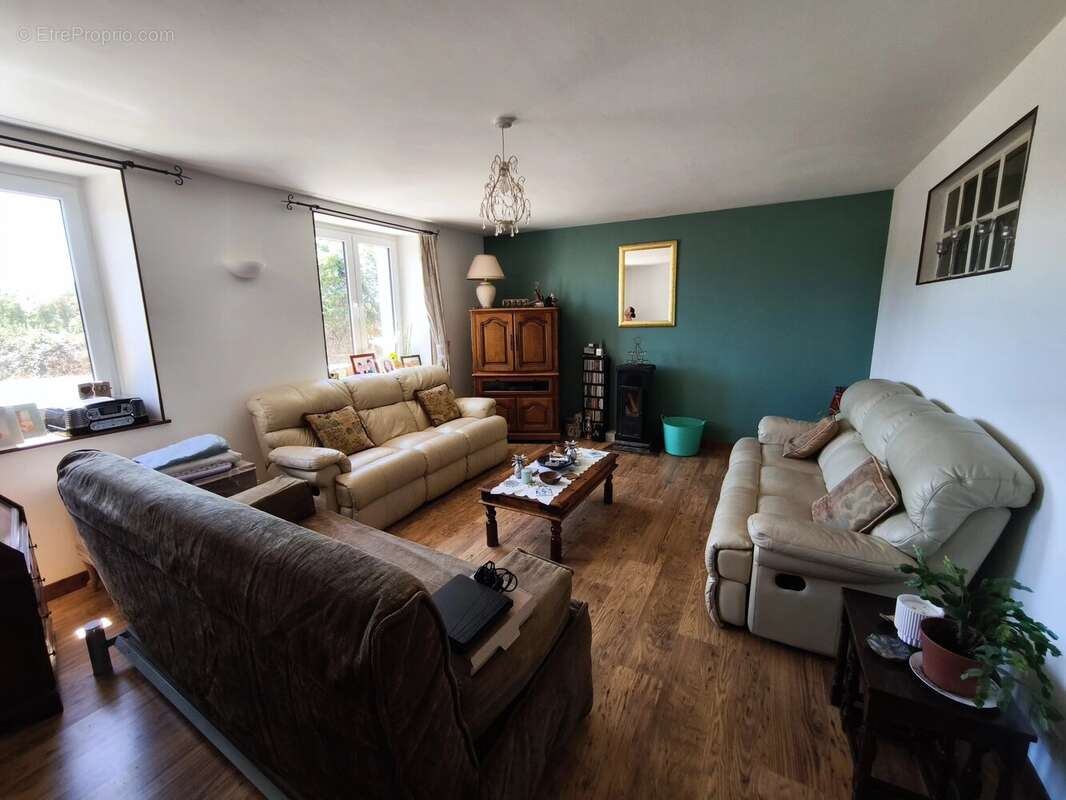 Maison de campagne de 4 chambres avec grange et fort potentiel - photo 6