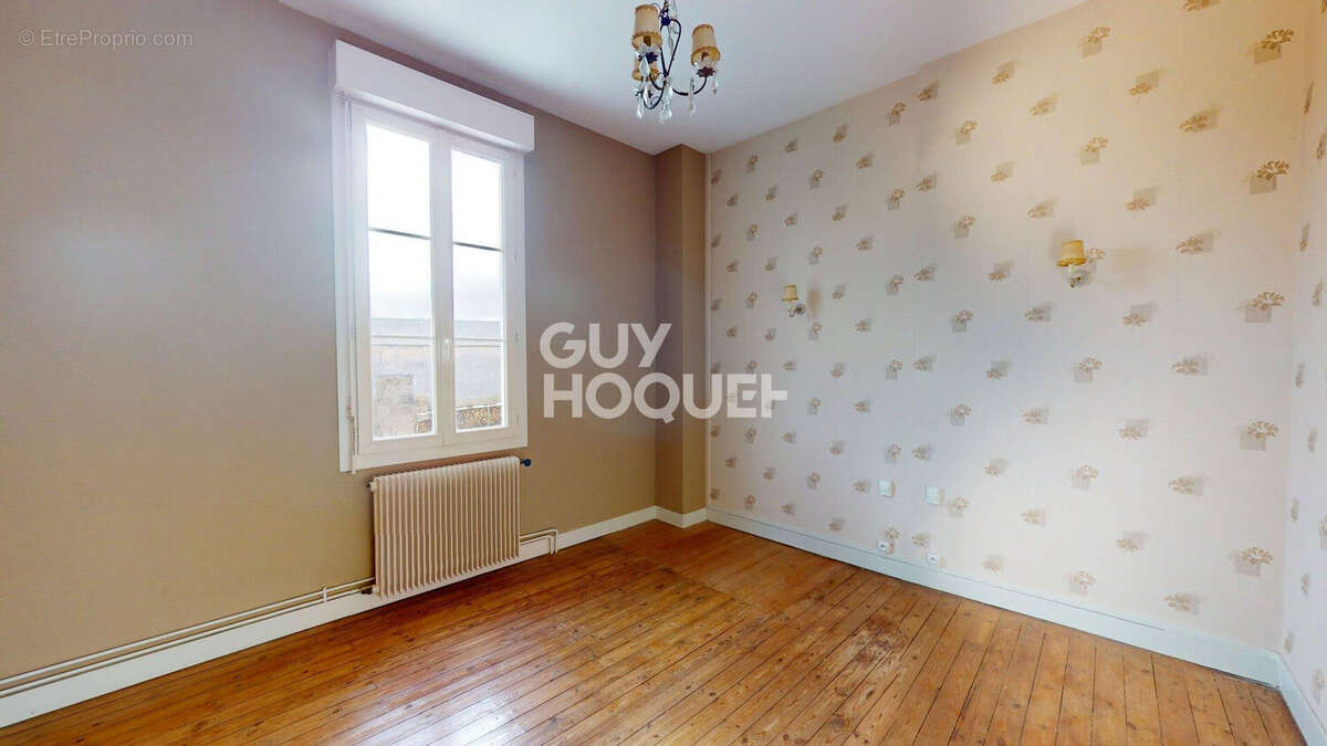 Maison bourgeoise de 200m2, avec dépendance et jardin - photo 10