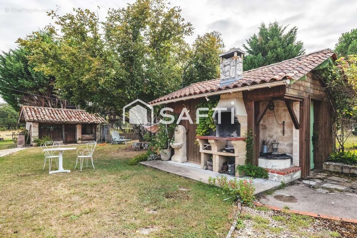 Maison 190 m² à Saint-Andre-De-Double  - photo 7
