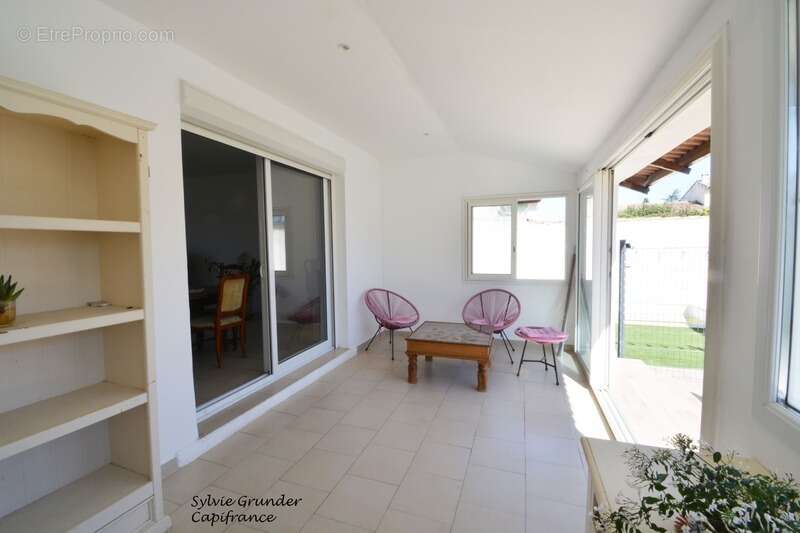 Maison à SAINT-VICTORET