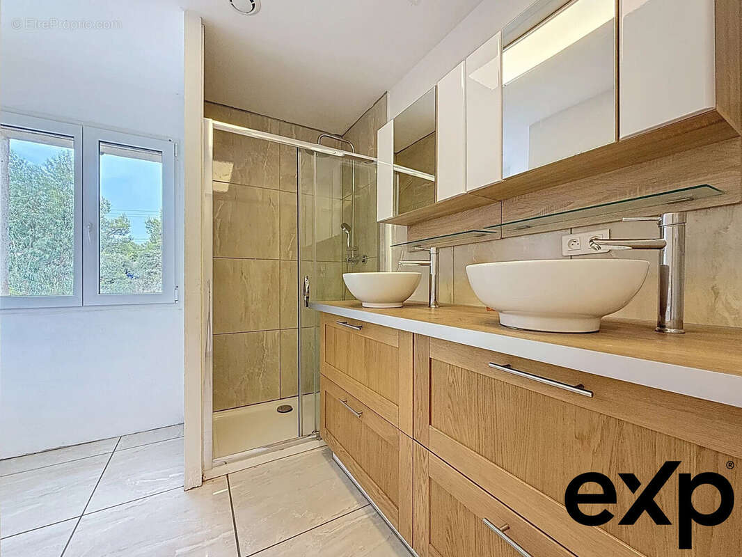 Maison à BAGNOLS-EN-FORET