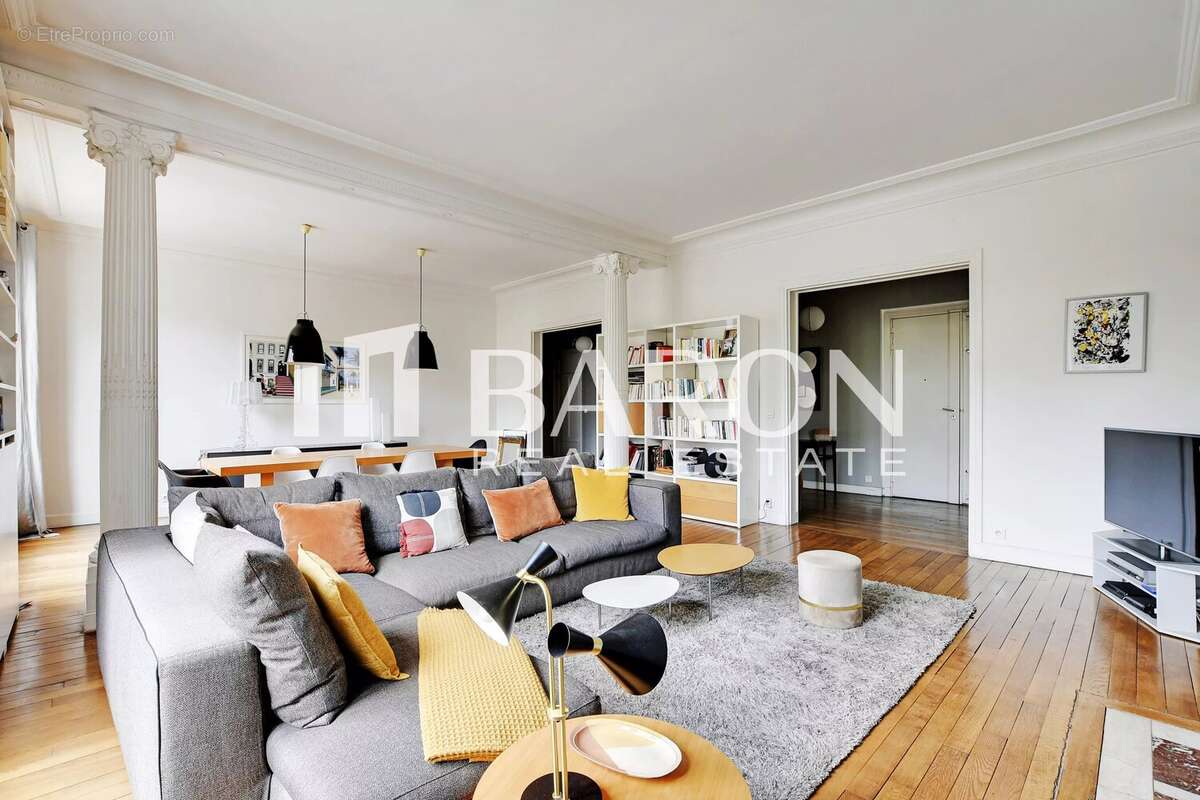 Appartement à PARIS-17E
