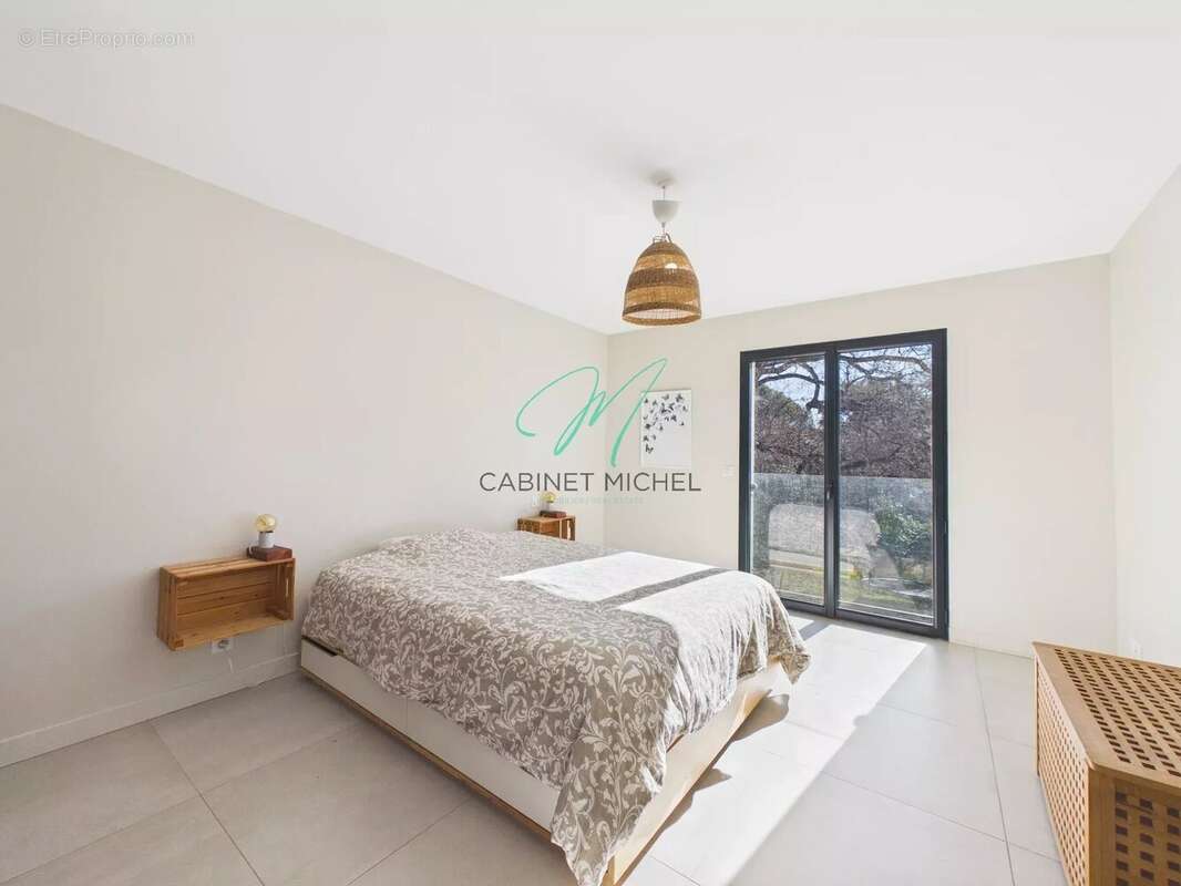 Maison à ROQUEFORT-LES-PINS